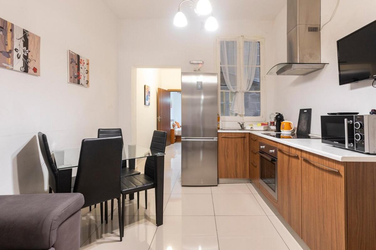 Superbly Located Cosy 2-Bedroom Apartment Valletta Kültér fotó